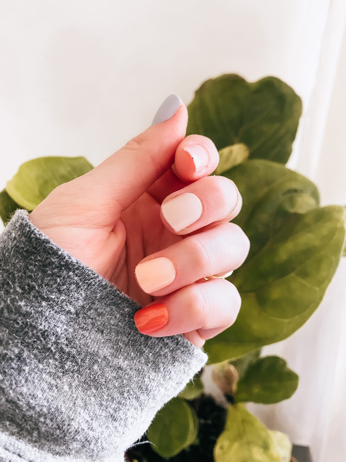 coral ombre spring manicure on short nails